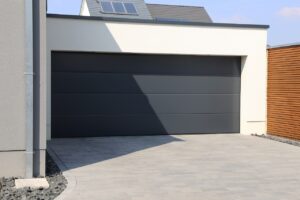 Lire la suite à propos de l’article Comment Choisir la Porte de Garage Parfaite pour Votre Maison
